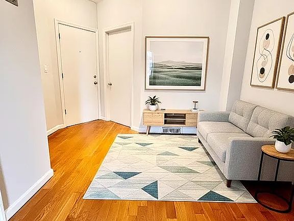 2nd image of 210A Thomas S Boyland St #2B