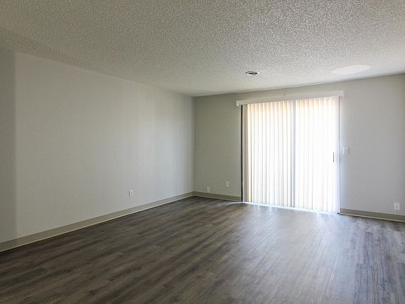 5th image of 1912 George Washington Way APT D