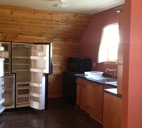 5th image of 284 E Orvis St