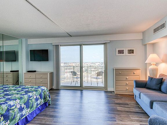 4th image of 322 Boardwalk #502