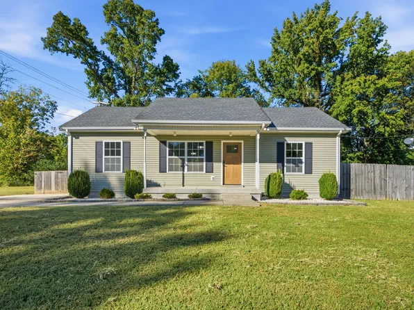 101 Brookside Dr, Dickson, TN 37055