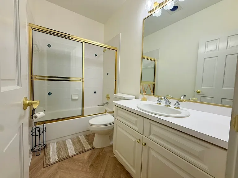 21033 Violet Rd — Photo 36