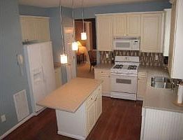 Kitchen 3 w/new silestone island
