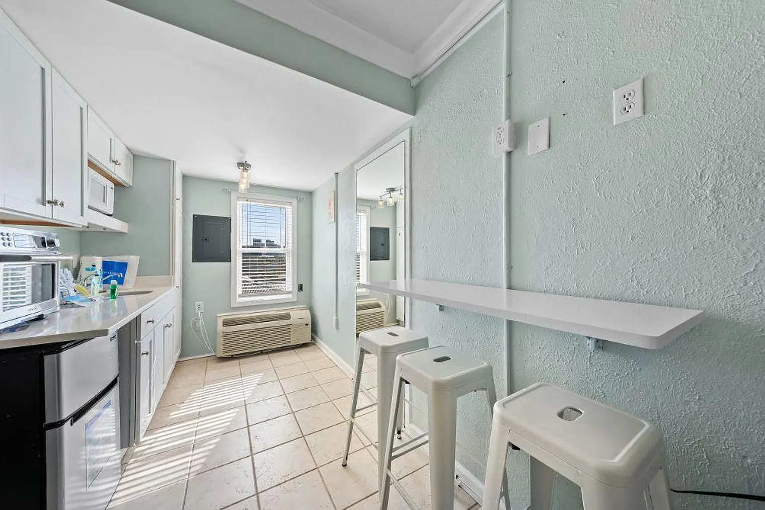 Studio, 1.0 bath, 355 sqft, $2,525 — Photo 2