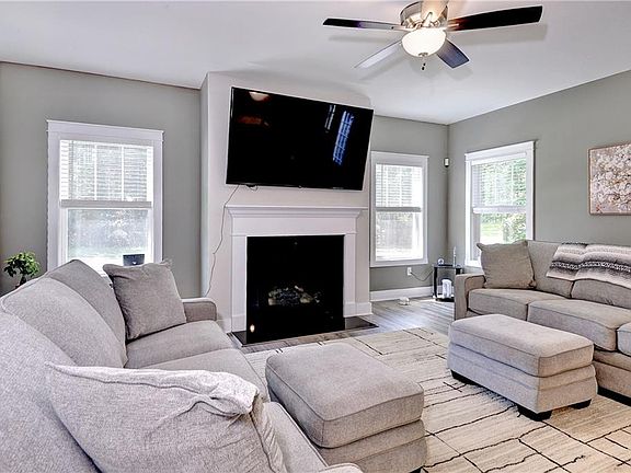 2nd image of 5156 Ashborough Dr