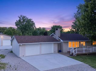 1828 Parker Ave, Marshalltown, IA 50158