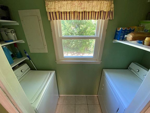 5th image of 213 Yosemite Dr