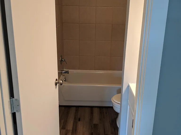 440 Edinburgh Rd — Photo 14