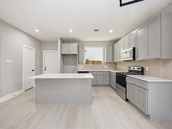 4th image of 5827 Polly St #A