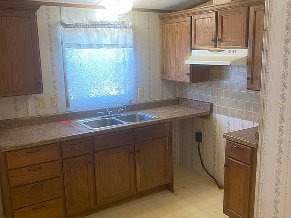 4th image of 300 Christine Rd #5