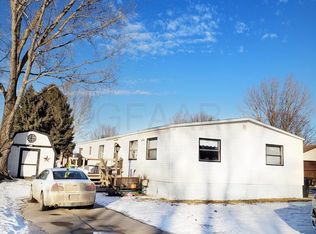 2542 Lawndale Rd, Grand Forks, ND 58201