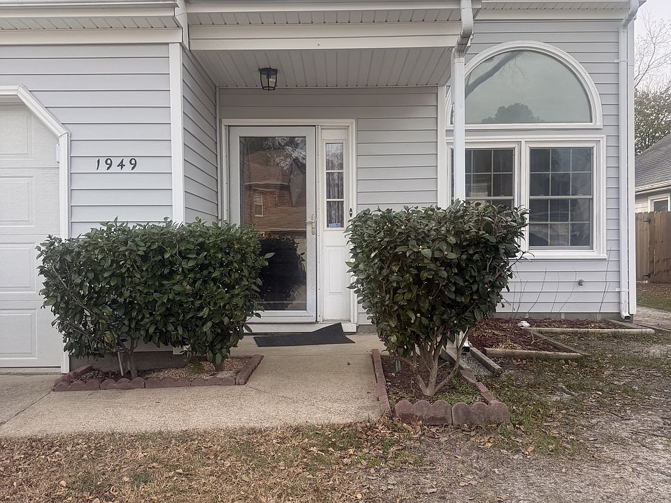 1st image of 1949 Arlington Arch Dr