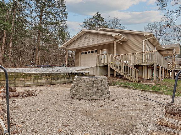 3rd image of 386 Cove Hollow Dr