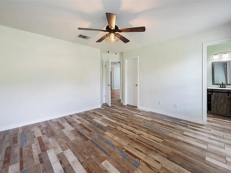 111 Quail Hollow Dr — Photo 7