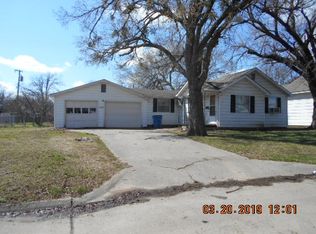 1125 E Maple St, Cushing, OK 74023