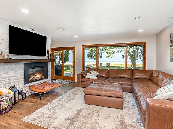 4th image of 44 N Linwood Beach Rd