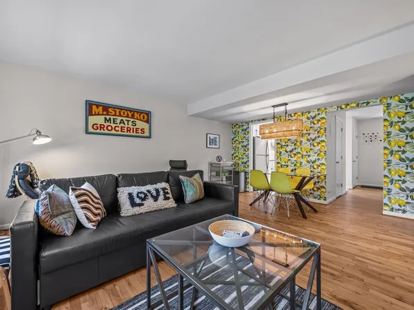 105 Fidelity St APT B19, Carrboro, NC 27510