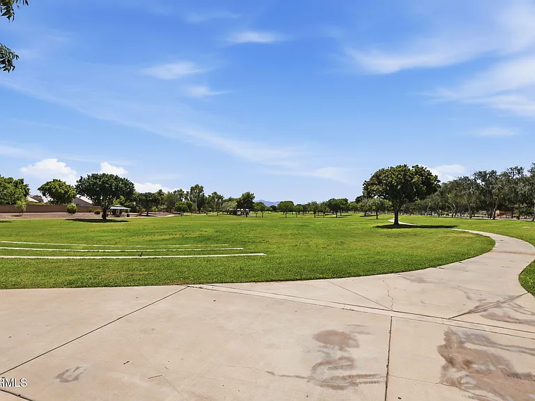 15372 W Dahlia Dr — Photo 39