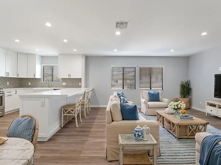 233 Calle Miramar #5 — Photo 3