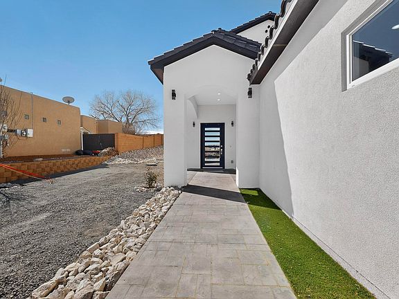 5th image of 6030 Miller Rd NE