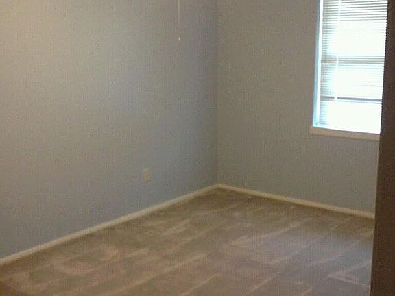 5th image of 619 Sides Cir