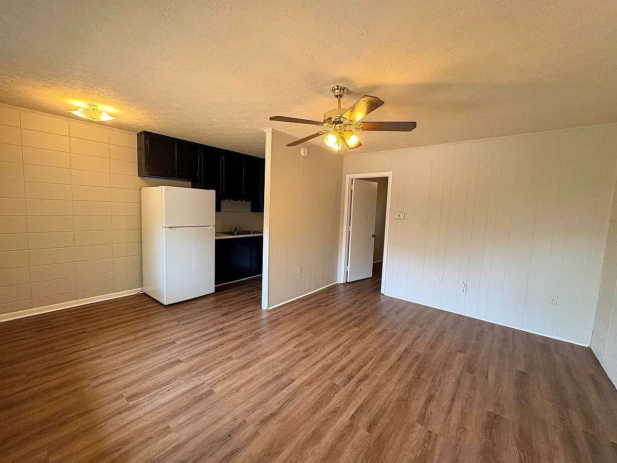 Building Photo - 1509 Branch St #9
