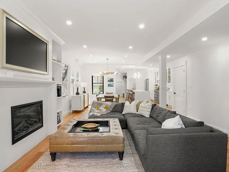 4 Fairlee St — Photo 7