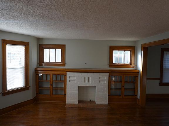 3rd image of 360 Nassau Ave Floor 2