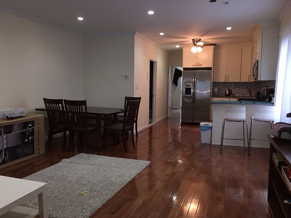2nd image of 1132 Banner Ave
