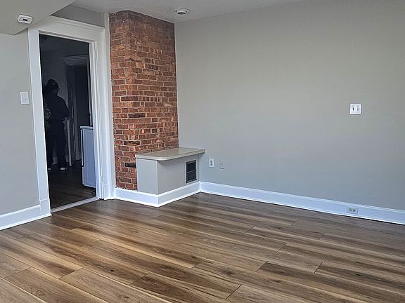 4th image of 83 Gibbs St #3C