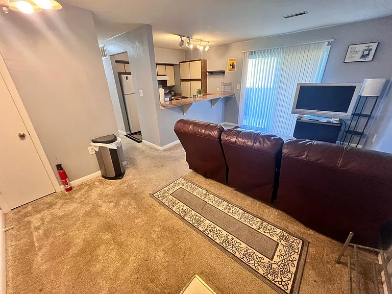 800 Claytor Sq — Photo 3