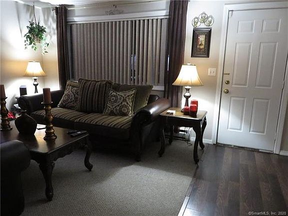 2nd image of 76 Sharon Rd APT 11