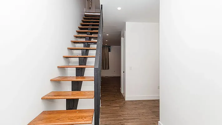 Rented by Nooklyn NYC LLC | media 22