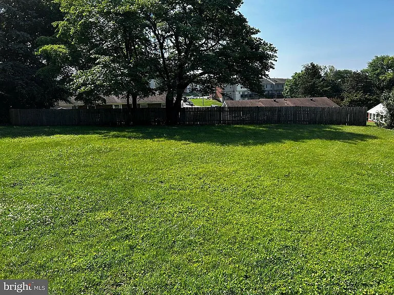 525 Azalea St — Photo 22