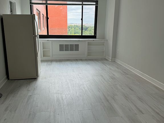 4th image of 1011 Arlington Blvd APT 925