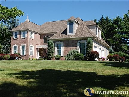 2nd image of 17 N Longfellow Dr
