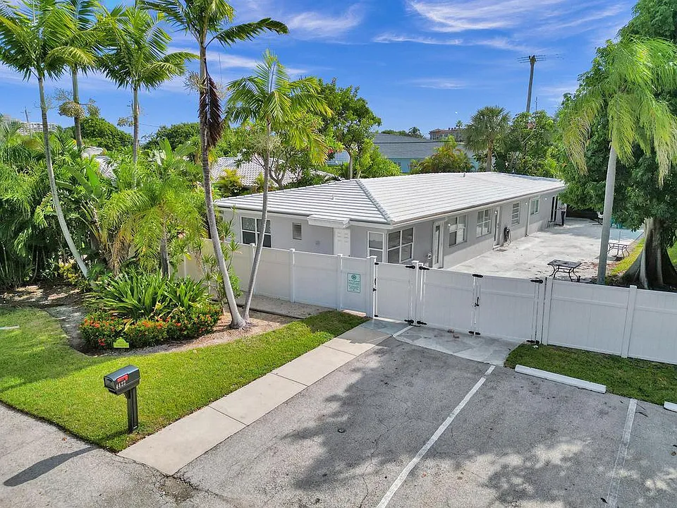 4422 Sea Grape Dr