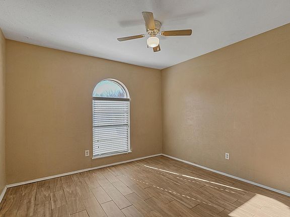 5th image of 4101 Dogwood Ln