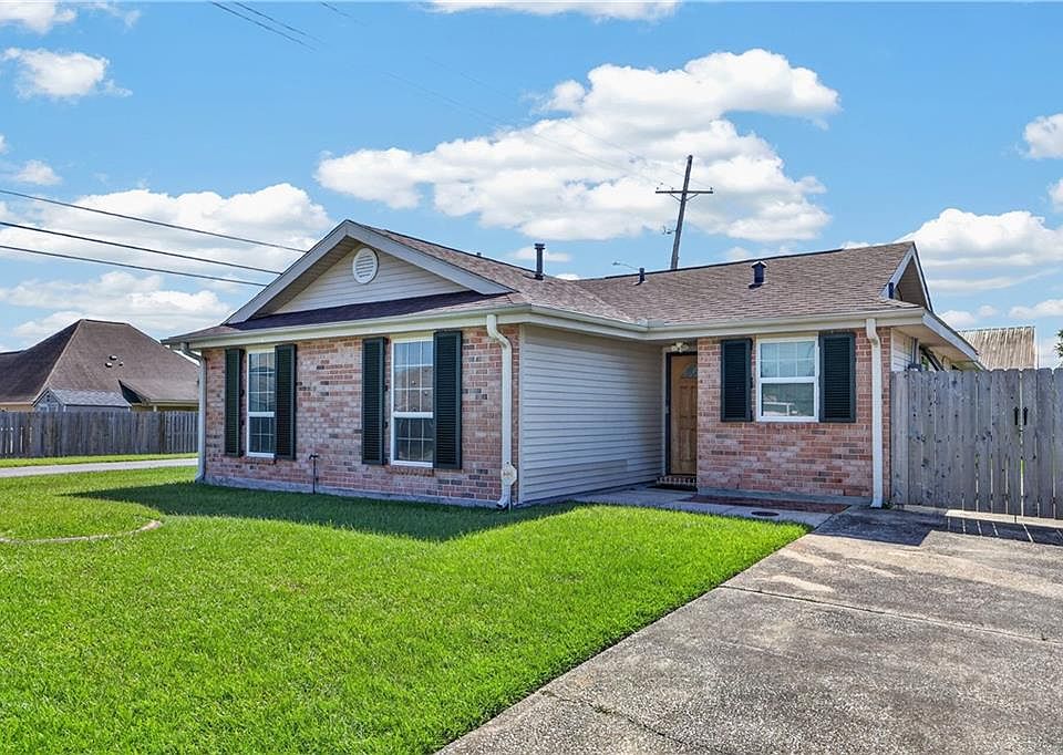1st image of 2701 Bayou Lours Ct