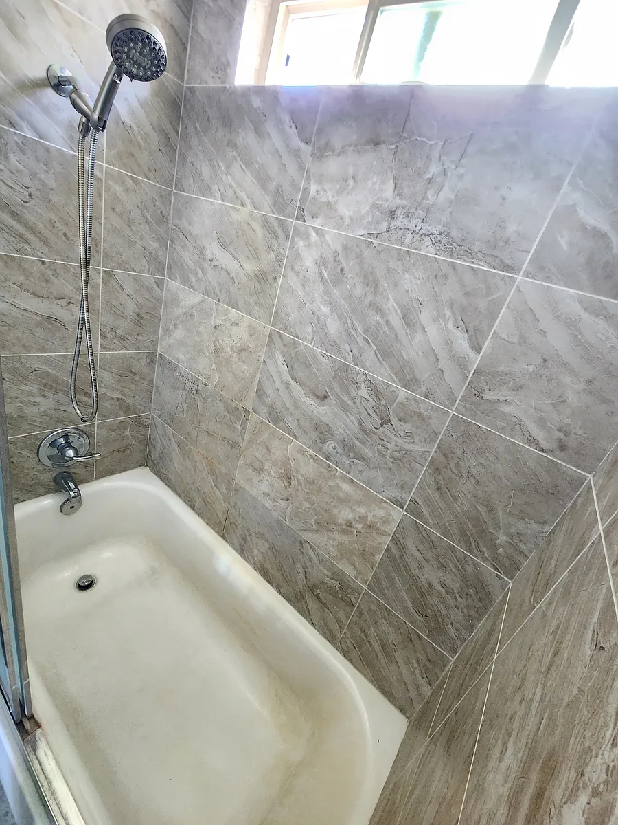 Building Photo - 14603 Delano St #18