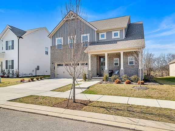 2nd image of 370 Triple Crown Cir