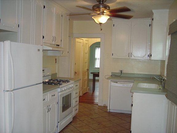 4th image of 129 W Laurel Ave