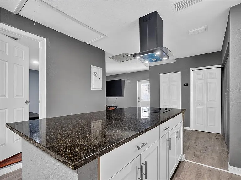 465 Rio Grande Ln — Photo 12