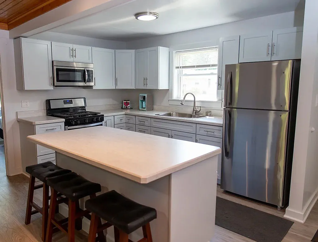 3 bed, $3,500 — Photo 3