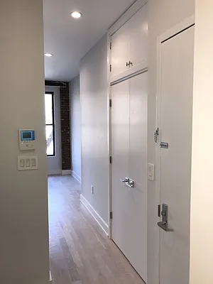 Rented by Sky Management | media 37