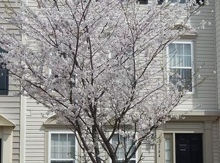 22344 Great Trail Ter, Sterling, VA 20164