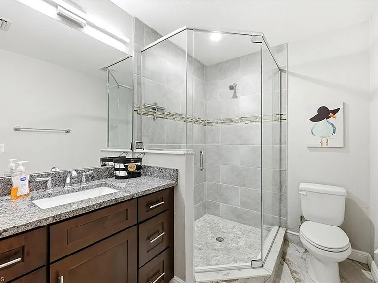 6104 Waterway Bay Dr — Photo 17