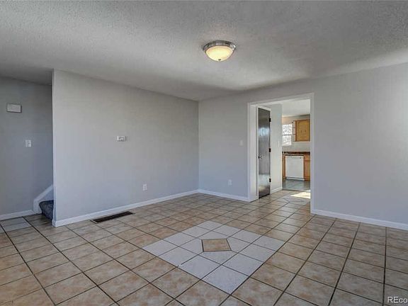 2nd image of 1910 W Pacific Pl