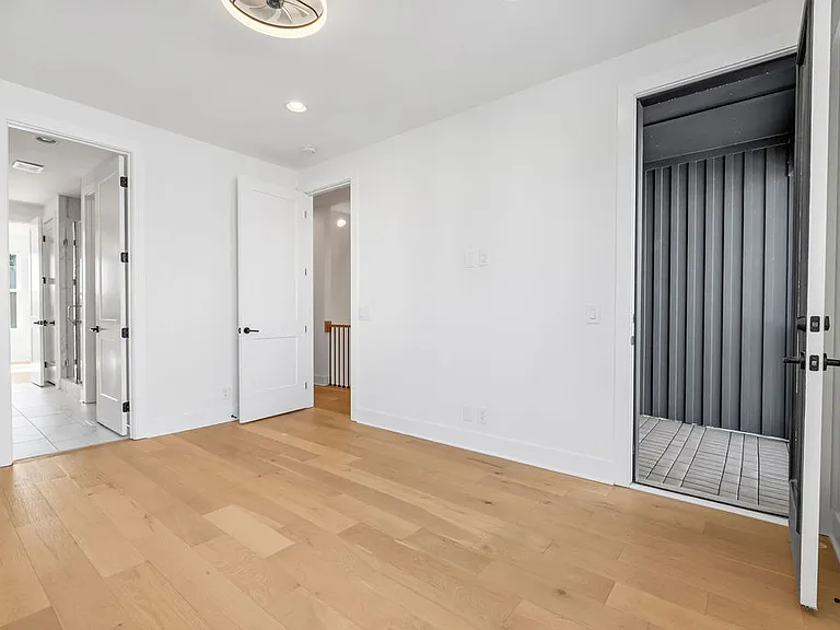 608 Hagan St — Photo 15