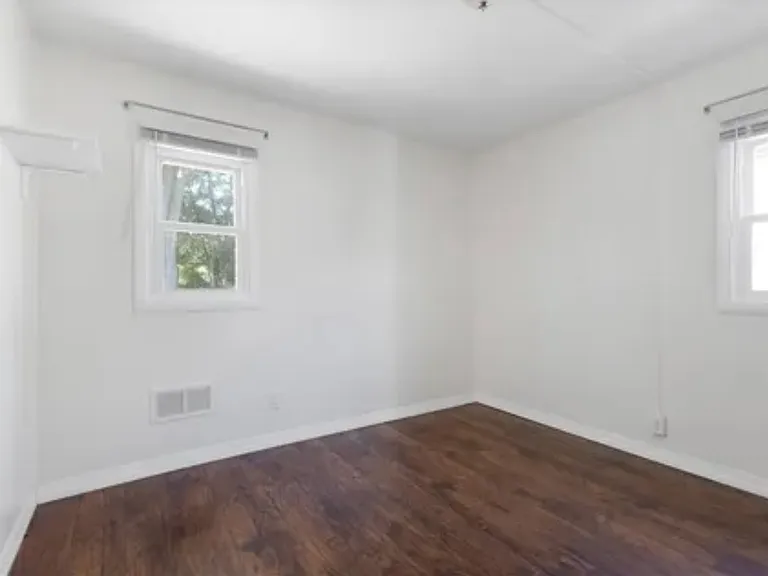 16 Wellington Rd — Photo 13